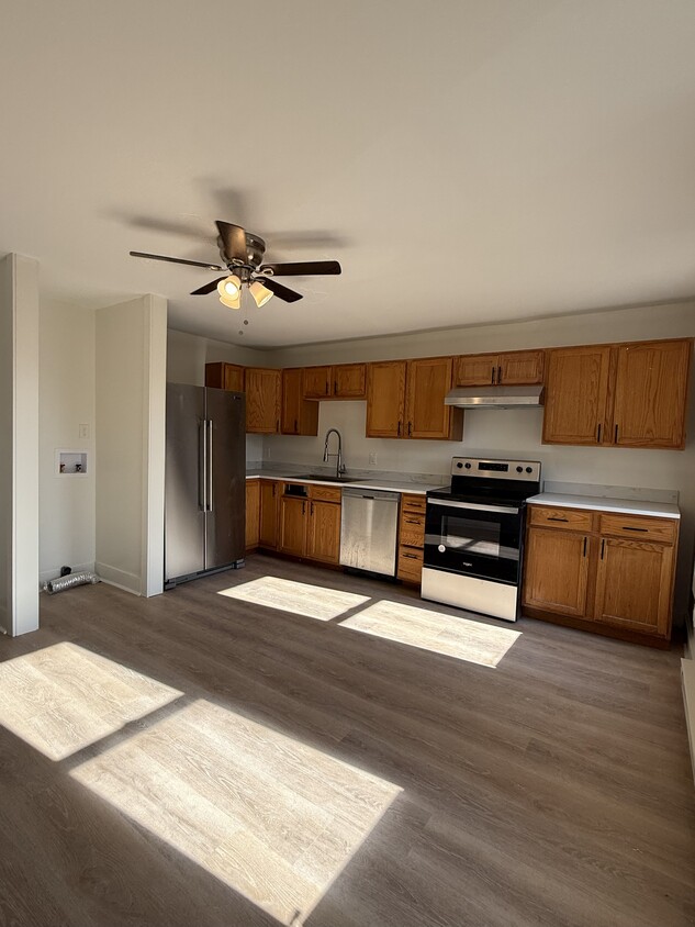 1. Kitchen/Laundry Hookups - 424 Beaver St