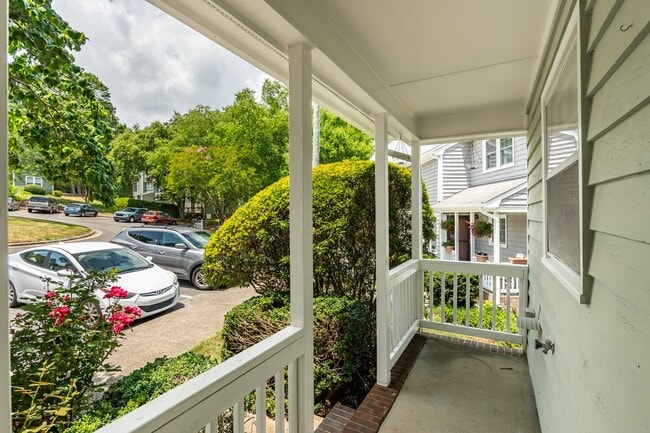 Building Photo - Price Drop + $500 OFF First Month's Rent! Woodcroft End of Unit Townhouse with Large Bedrooms