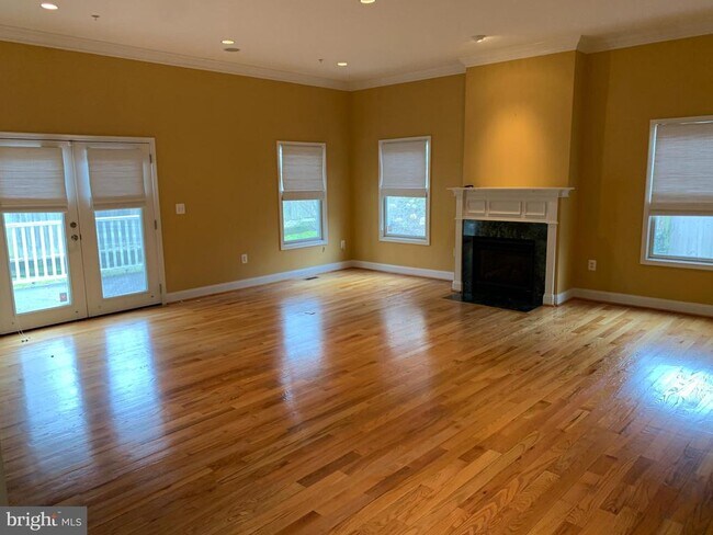 Building Photo - 10105 Thornwood Rd