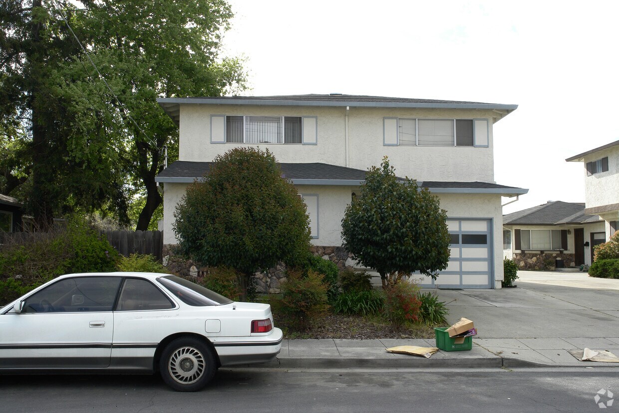 Building Photo - 515 Harrison Ave