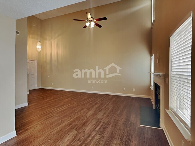 Building Photo - 14019 Bernardy Ln