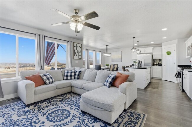 Foto del edificio - 4 Bedroom Herriman Home