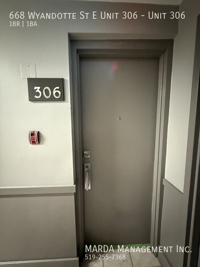 Photo du bâtiment - CHARMING 1 BED/1 BATH UNIT DOWNTOWN + HYDRO!