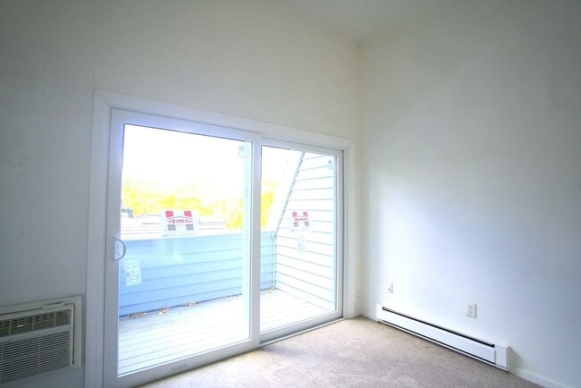 Building Photo - 24 Presidential Dr