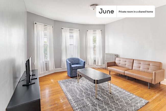 Foto del edificio - Room in Shared 3 bed/1.5 bath home