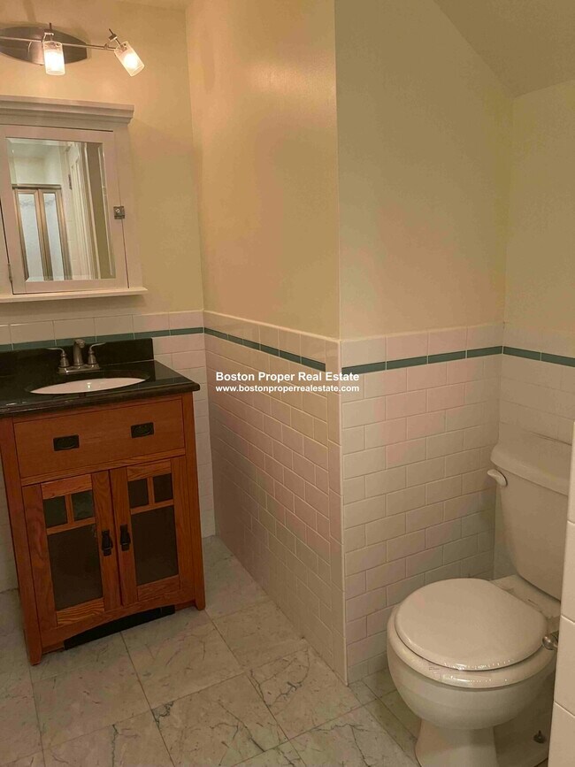 Foto del edificio - 195 Commonwealth Ave