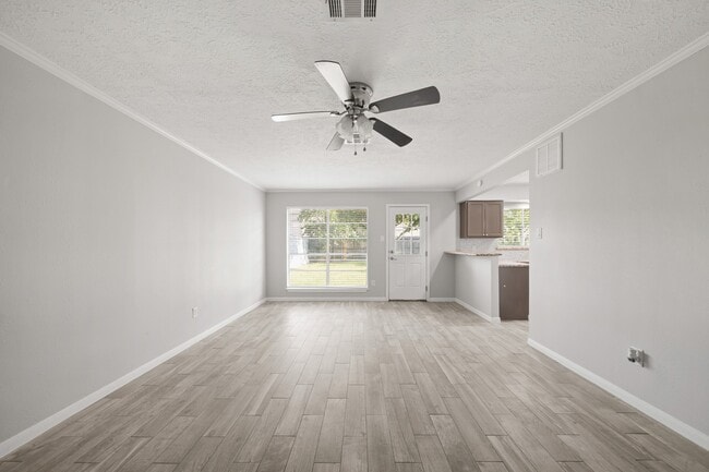 Building Photo - 5013 Camden Ln