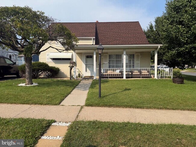 Building Photo - 801 Apache Ln