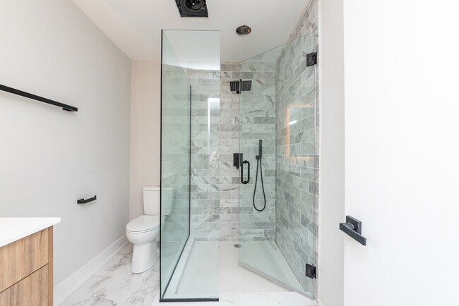 Foto del edificio - 1907 S Racine Ave