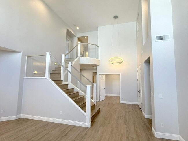 Building Photo - Beautifully Remodeled Modern Home In Wests...