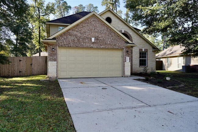 Building Photo - 12515 Lakeshore Dr
