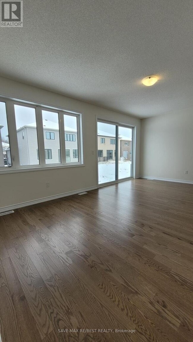 Building Photo - 79 Sun Vly Ave