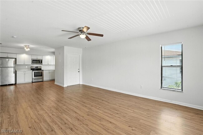 Foto del edificio - 4712 SE 5th Pl