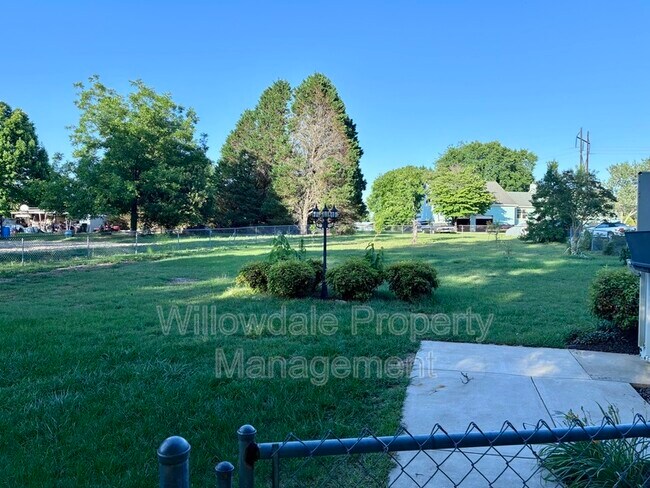 Building Photo - 49 Bay Springs Ct