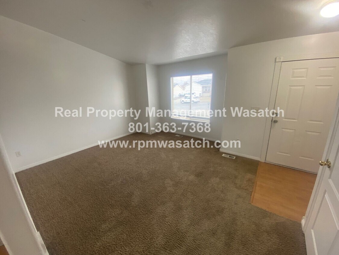 Building Photo - New Listing - $500 off First Month Rent!!!
