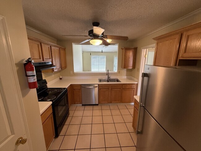 Foto del edificio - 10011 Woodland Pine Cove W