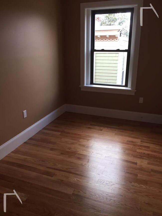Foto del edificio - 9/1 Sunny top floor 4BR/2BA near Longwood/...