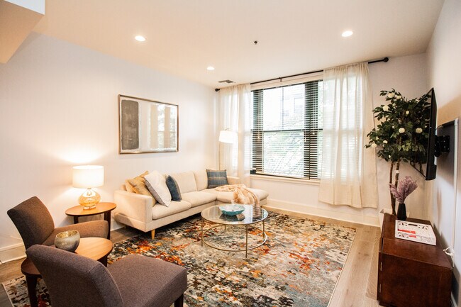 Foto del edificio - 1387 Washington St