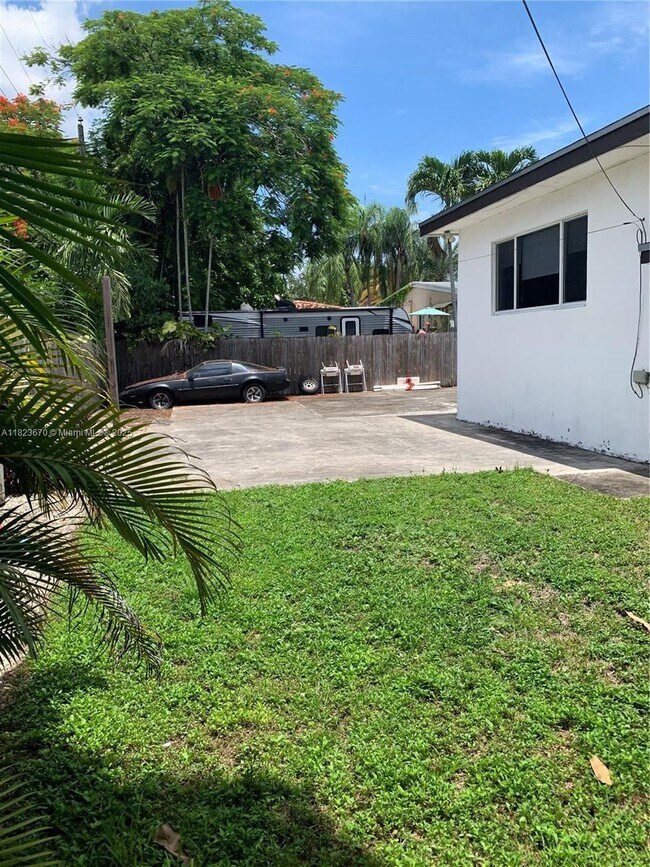 Foto del edificio - 8331 SW 31st St