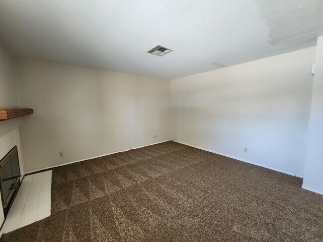 Foto del edificio - Lovely 2 Bed 2 Bath Downstairs Condo in Gr...