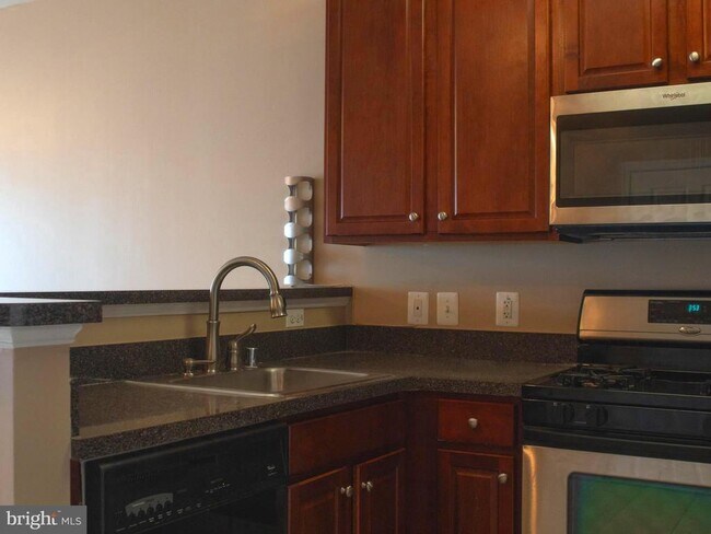 Foto del edificio - 15620 Everglade Ln