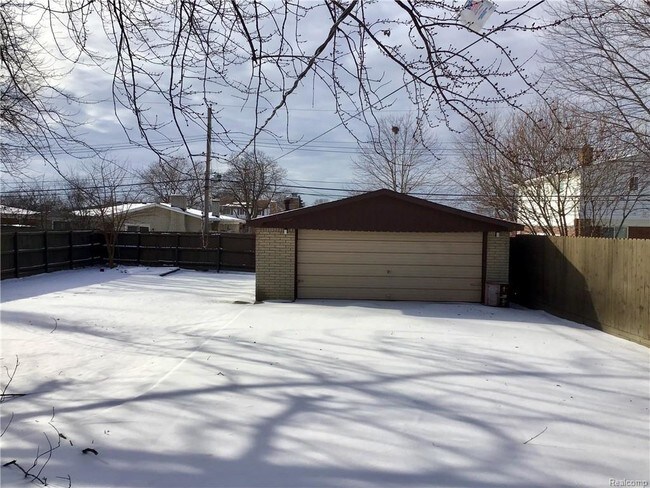 Building Photo - 33555 Ryan Rd
