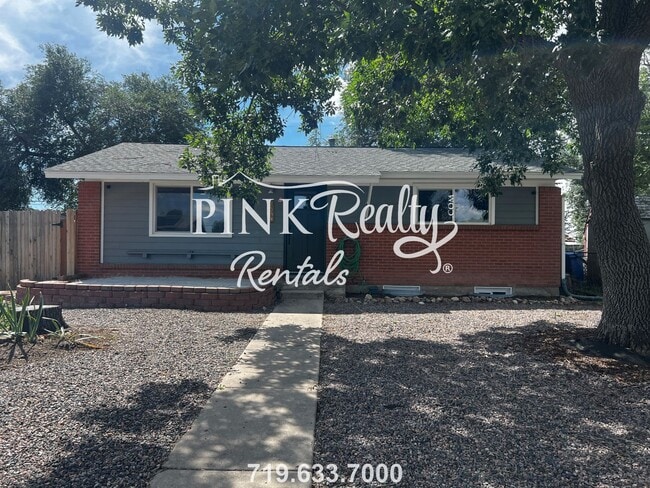 Photo - 2534 Ivanhoe Dr House