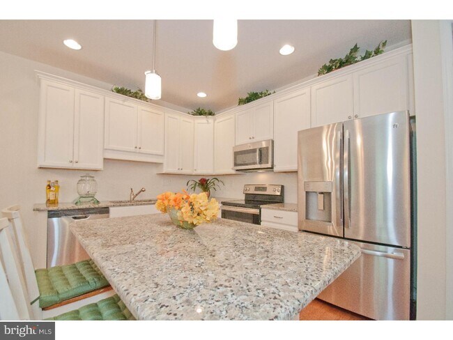 Foto del edificio - 104 Harlow Point Ct