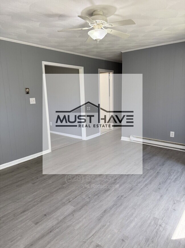 Building Photo - 2420 Claremont Rd