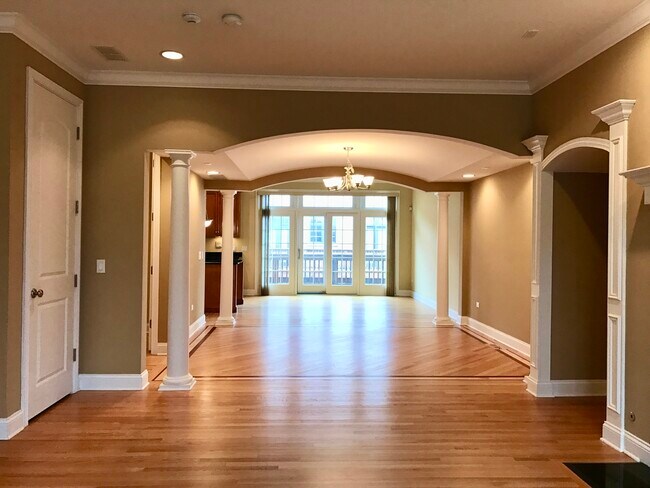 Building Photo - 2037 Alta Vista Ct