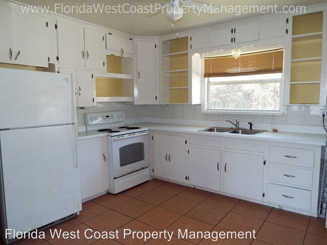 Foto del edificio - 4704 Swift Rd