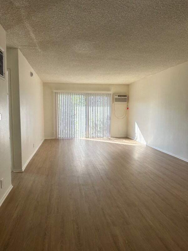 Foto del edificio - 4350 Troost Ave