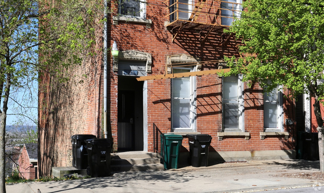 Building Photo - 121 Mulberry St