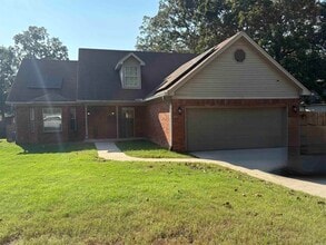 Building Photo - 14809 Cecil Dr