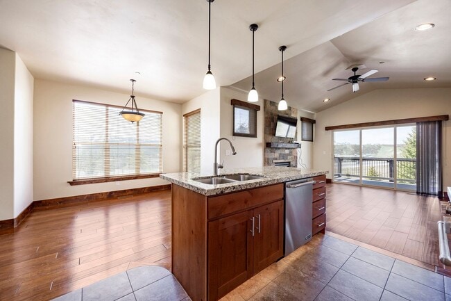Building Photo - Blackrock Ridge Townhome - Corner Lot with...