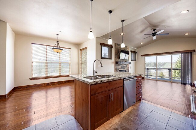 Foto del edificio - Blackrock Ridge Townhome - Corner Lot with...