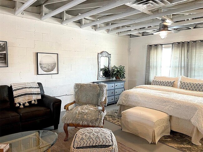 Foto del edificio - 6541 Gateway Ave