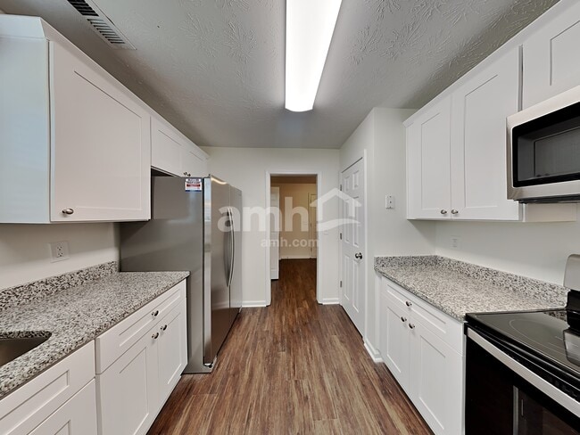 Building Photo - 621 Everlasting Way