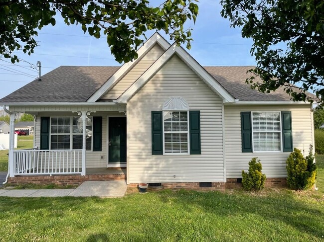 Building Photo - 1604 Baucom Dr