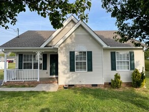 Building Photo - 1604 Baucom Dr