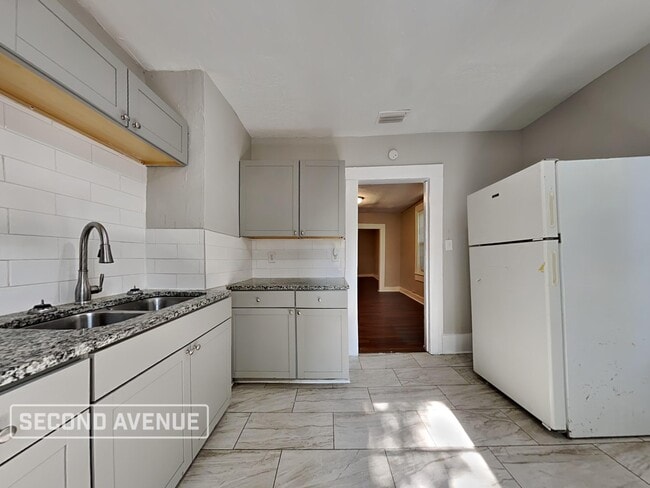 Building Photo - 1548 W 23rd St