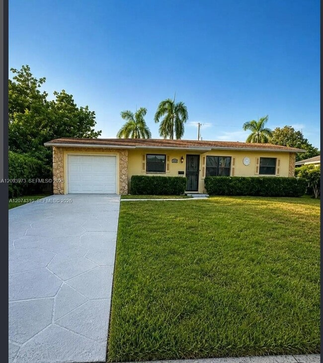Building Photo - 539 Sabal Palm Dr