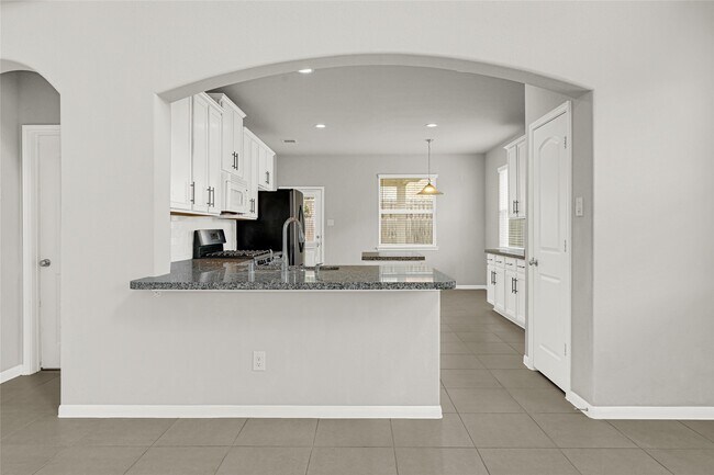 Foto del edificio - 5914 Prince Pl Dr