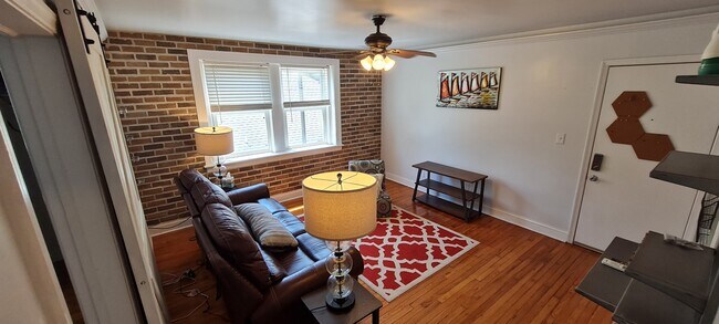 Foto del edificio - 9641 Norfolk Ave