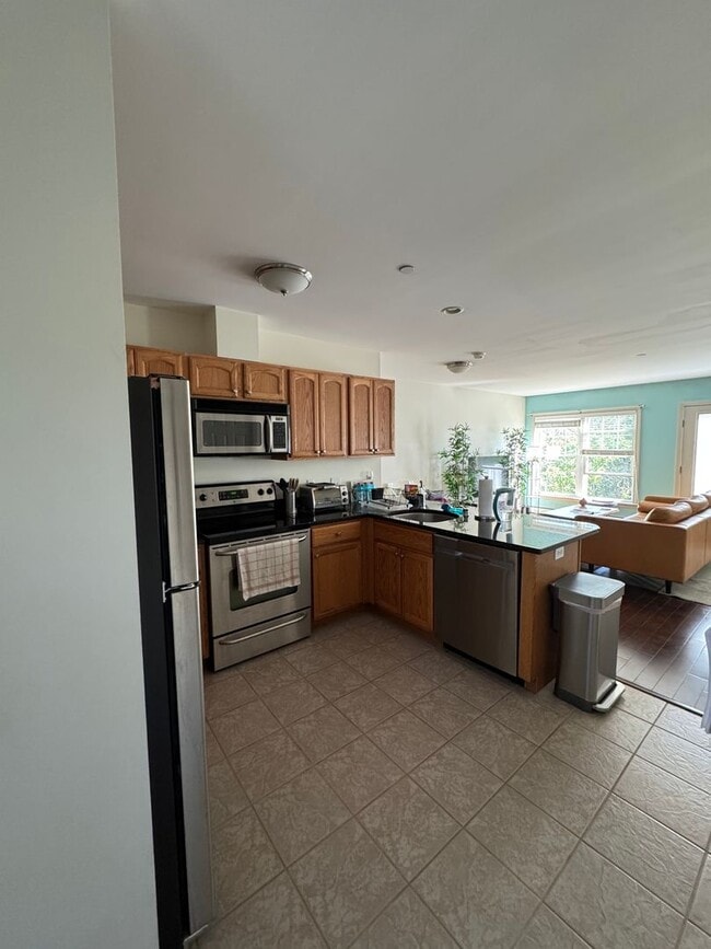 Building Photo - $2,650 2BD/1.5BA South Portland Near I-295