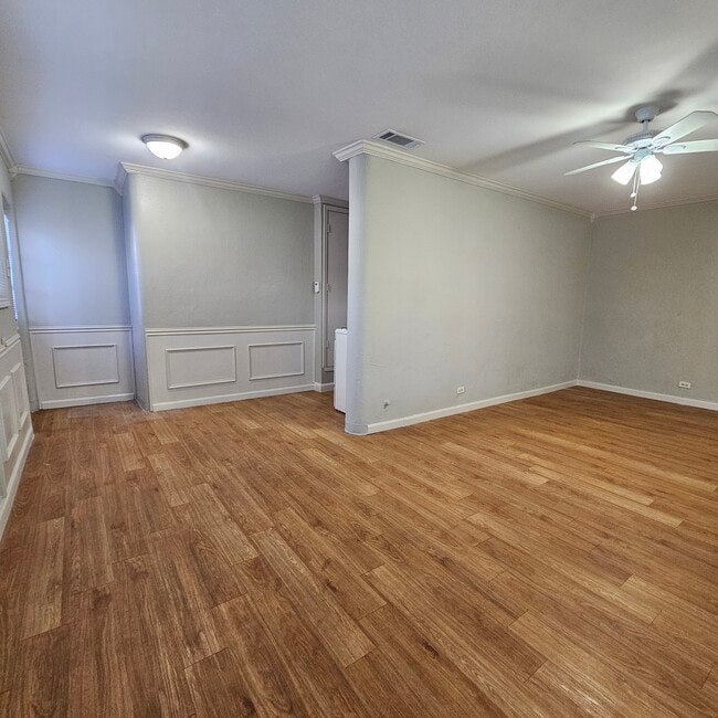 Sala de estar (Continuación) - 10128 Kilarney Dr