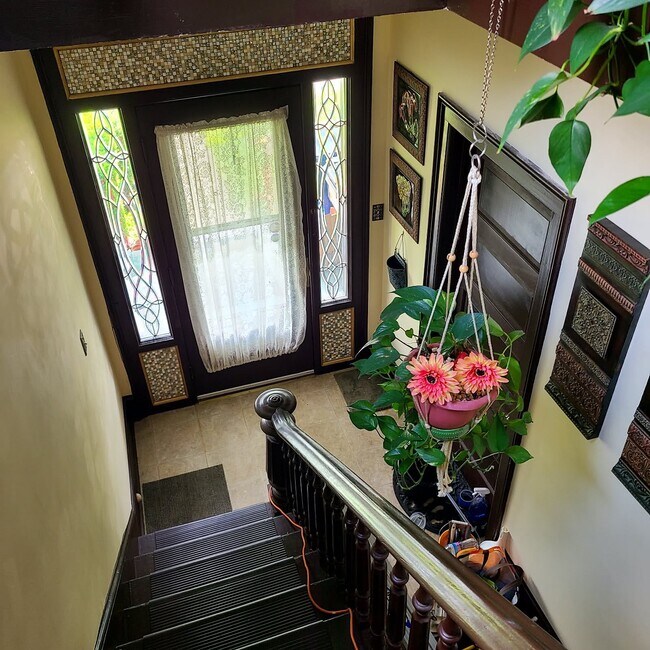 Entrada privada - 715 N McBride St