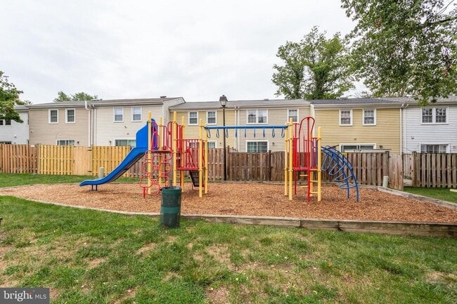Building Photo - 1845 Sharwood Pl