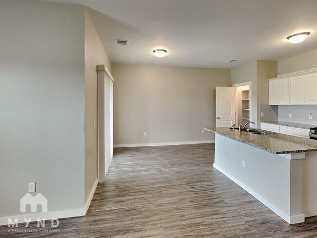 Building Photo - 14316 Peach Tree Dr