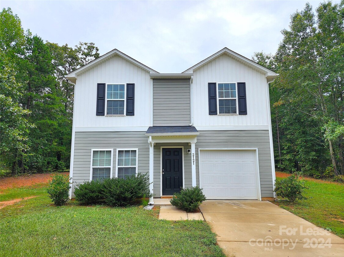 Primary Photo - 2121 Pinnacle View Dr